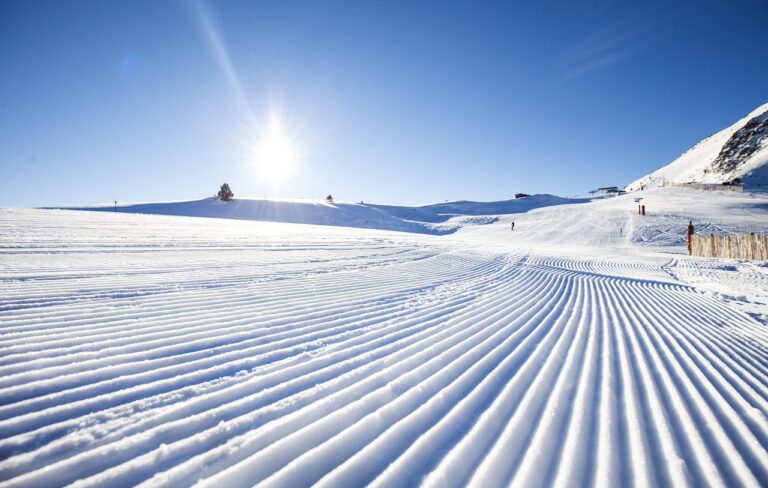 snow, mountain, ski-1940192.jpg